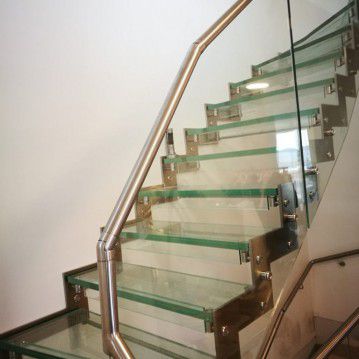 Stikliniai laiptai su nerūdijančio plieno turėklu ST 08