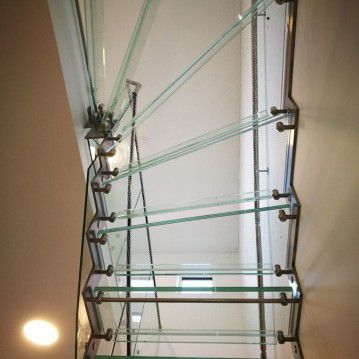 Stikliniai laiptai su nerūdijančio plieno turėklu ST 38